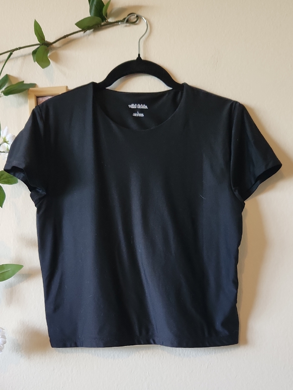 wild fable Black Short Sleeve Crewneck Tee - L